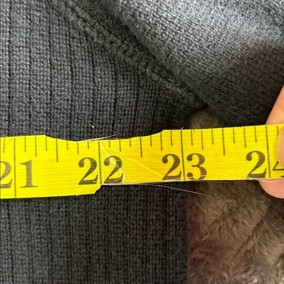 Eddie Bauer Men's Crewneck Sweater in black with Red Trim large tall, green tag - Picture 9 of 11